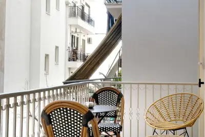 Image de Enjoy a stylish experience at this centrally-located place close to the metro!