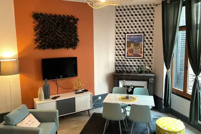 Image de Loge 1 du théâtre. Dégustation de champagne offert! ! ! Quartier historique calme