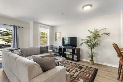 Image de Cozy 1br  getaway, walking distance to Dillon Lake!