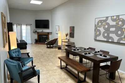 Image de Bright & Airy Condo in Abq Ne Heights