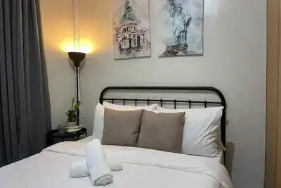 Image de Shell Residences Moa 6th D 1br with Wifi & Prime Video