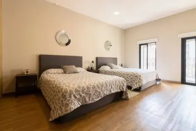 Image de 305 Dwntn Apt With Ac and balconies fits 6 Rooftop