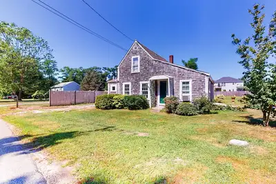 Image de Historic, dog-friendly homestead with a washer/dryer, furnished patio, & yard