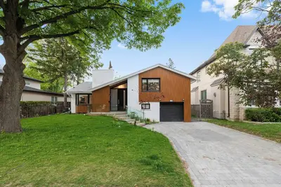 Image de Luxury Modern Style 5 Bedrooms Newly Renovated House In Toronto Prime Location