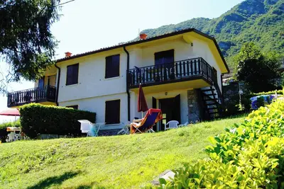 Image de On the first floor near the lake