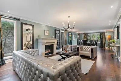 Image de Super Stylish Luxury Residence In Most Sought After Toronto Neighborhood