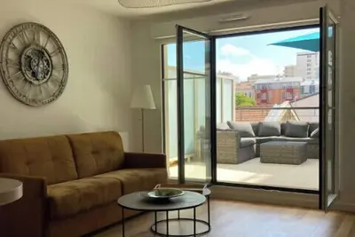 Image de Très joli 42 m² calme à Suresnes avec parking