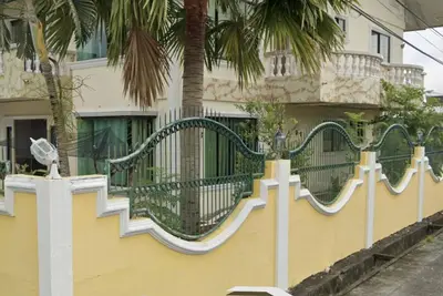 Image de Modern and Charming House