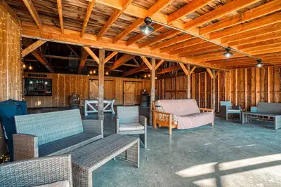 Image de The Famous Red Barn! Stay w/Farm Animals & Views\n