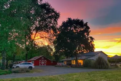 Image de Rustic Villa Stay w/Stunning View & Farm Animals\n