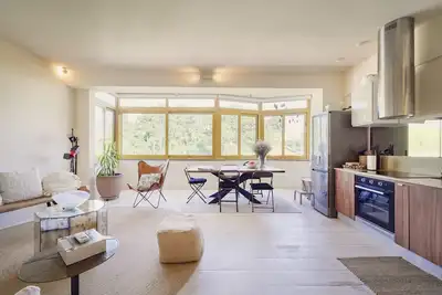 Image de Estoril Valley, located only a few minutes' walk to next beach - Praia da Poça