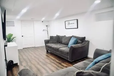 Image de Lovely 2 Bedroom & 1 Bath Space