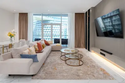 Image de Modish Palm 3br w/ Private Balcony & Beach Access