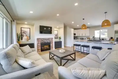 Image de Modern Del Rey Oaks Retreat: 2 Mi to Monterey Bay!