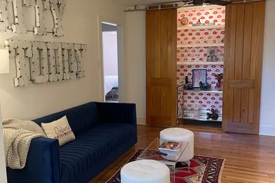 Image de Close to everything Oxford and Ole Miss. 1 mile from the square and campus!