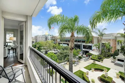 Image de Prime, top floor corner 2b/2b apartment with fountain views @ the Americana!