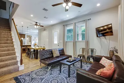 Image de Pet-Friendly Tomball Home: Walk to Main Street!