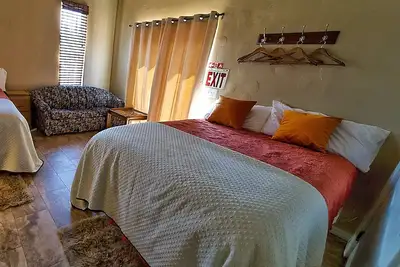 Image de The Sundance Private Bedroom: Plush Queen Beds & Bath - Sleeps 4-Adults