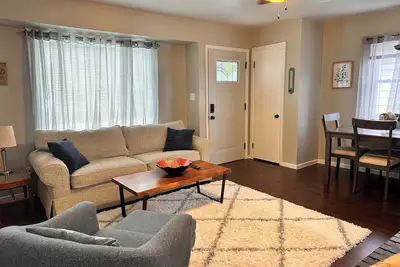 Image de Cozy, near Zoo, Utmc, Dt Toledo, Walk trail. Working travelers/families/dogs.