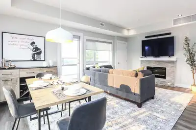 Image de Rooftop Luxury Condo with Wrap Around Patio