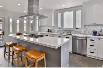 Image de Luxury house- Safe, location-heart of Sf-Pelaton and Yard