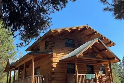 Image de Log Cabin in the Pines near Happys Inn Mt!