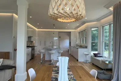 Image de Secluded North Fork Wine Country Gem on Long Island Sound