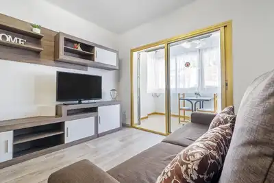 Image de Rez-de-chaussée avec piscine et parking 100m plage