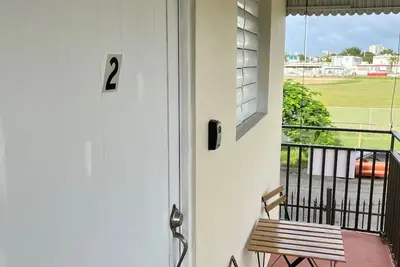 Image de Breezy apartment 3 minutes from airport and beach