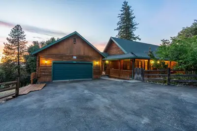 Image de Log Cabin retreat with spectacular views