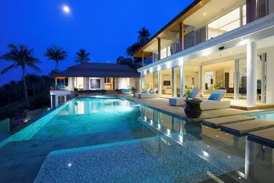 Image de \"Villa Monsoon is a perfect holiday home for a group of family or friends.
