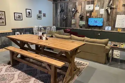 Image de Metal Building Hunting Lodge Cabin\nSleeps 16 - Rustic