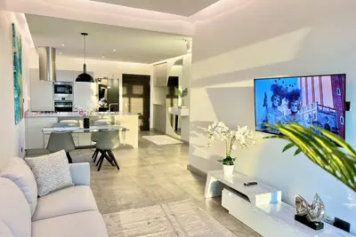 Image de Brand new Luxurious one Bedroom Apartment by Avilla Hospitality @le'mac Towers