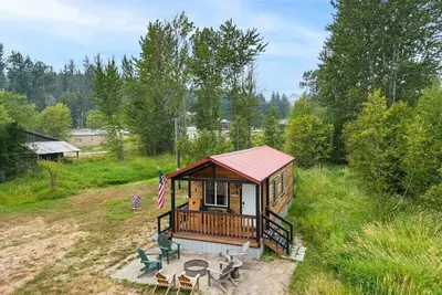 Image de Cozy Tiny Home Glamping Experience