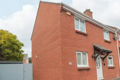 Image de Pebbles Foxglove Way, pet friendly, with a garden in West Bay
