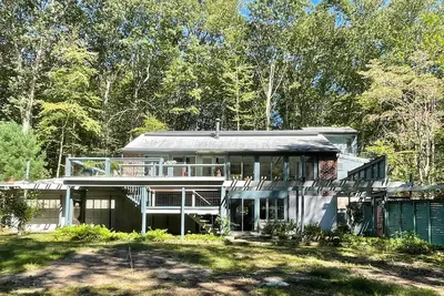 Image de Charming country retreat. Minutes away from the beach. A perfect getaway!