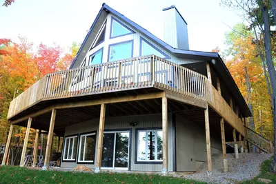 Image de Redwing Lake house, waterfront property on Muskrat lake. Game room & big dock.