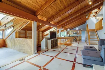 Image de Huge house near bluffers park and beach, 25 minutes to Toronto downtown.