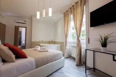 Image de Comfortable 3-Bd\\ Ac\\Jacuzzi\\ Balcony Vatican Apartment: