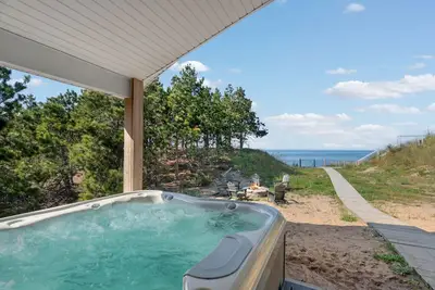 Image de Lakefront home, Beach, Hot tub, Sunsets, Firepit, near McLain State Park