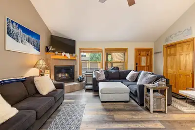 Image de Walk to the Lifts/Private Garage/Hot Tub Access/Custom Kitchen