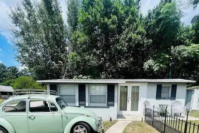 Image de Dragonfly Cottage~Tiny Home Getaway  20-30 min from Major attractions!