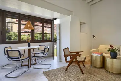 Image de Canvas Apartments & Lofts Girona, Situados en el río Onyar