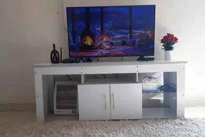 Image de Quite Spacious and Centrally Located Unit. 0. 8km Away From Town & 3mins to Falls