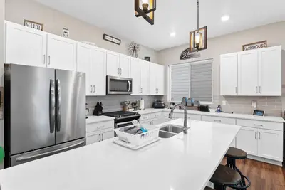 Image de Spacious 3 bedroom, 2. 5 bath house - 20 min from Dia, 25 min from Denver