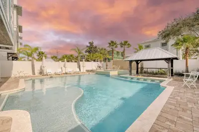Image de Monarch by AvantStay | 1 Min to Beach | Pool, Hot Tub, Game Room, Rooftop Patio