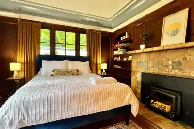 Image de Library Room in Lake House