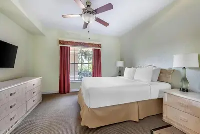 Image de Your Stylish Disney Retreat! Swimming Pool, Free Shuttle, Full Kitchen!