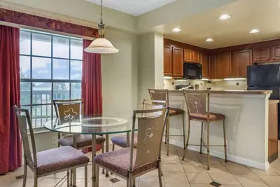 Image de Celebration's Best-Kept Secret! Full Kitchen, Outdoor Pool, Free Shuttle!