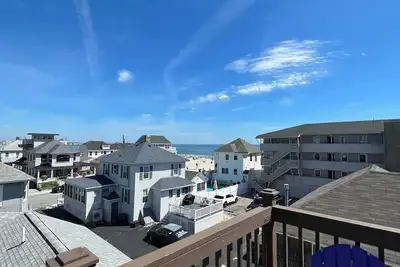 Image de Cozy Seaside Condo. Steps away from Beach!
